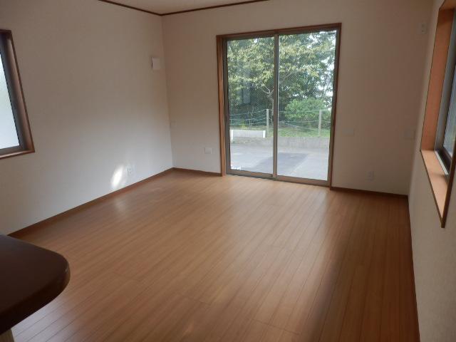 Living. 1 Building
