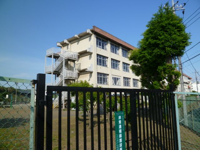 Primary school. 130m up to municipal Shimizu elementary school (elementary school)