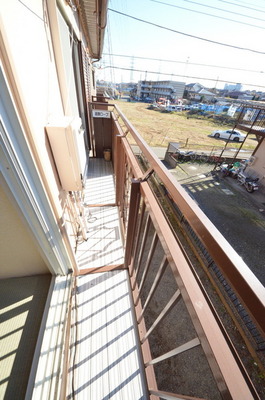 Balcony. The size of the balcony where the futon Hoseru