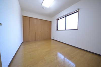 Other room space. Nice room flooring