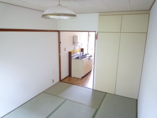 Living and room. Tatami is also beautiful