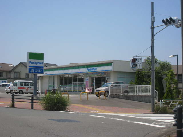 Convenience store. FamilyMart Hachioji Bessho store up (convenience store) 573m