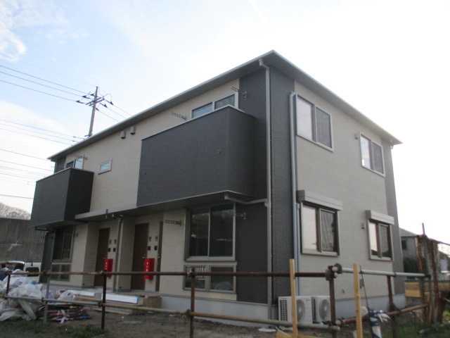 Building appearance. Misawa Homes has built a new building! 