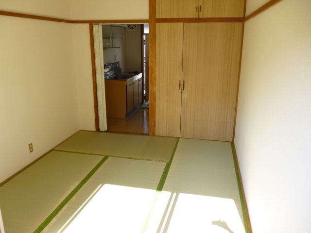 Living and room. Settled rather is a Japanese-style room of space.