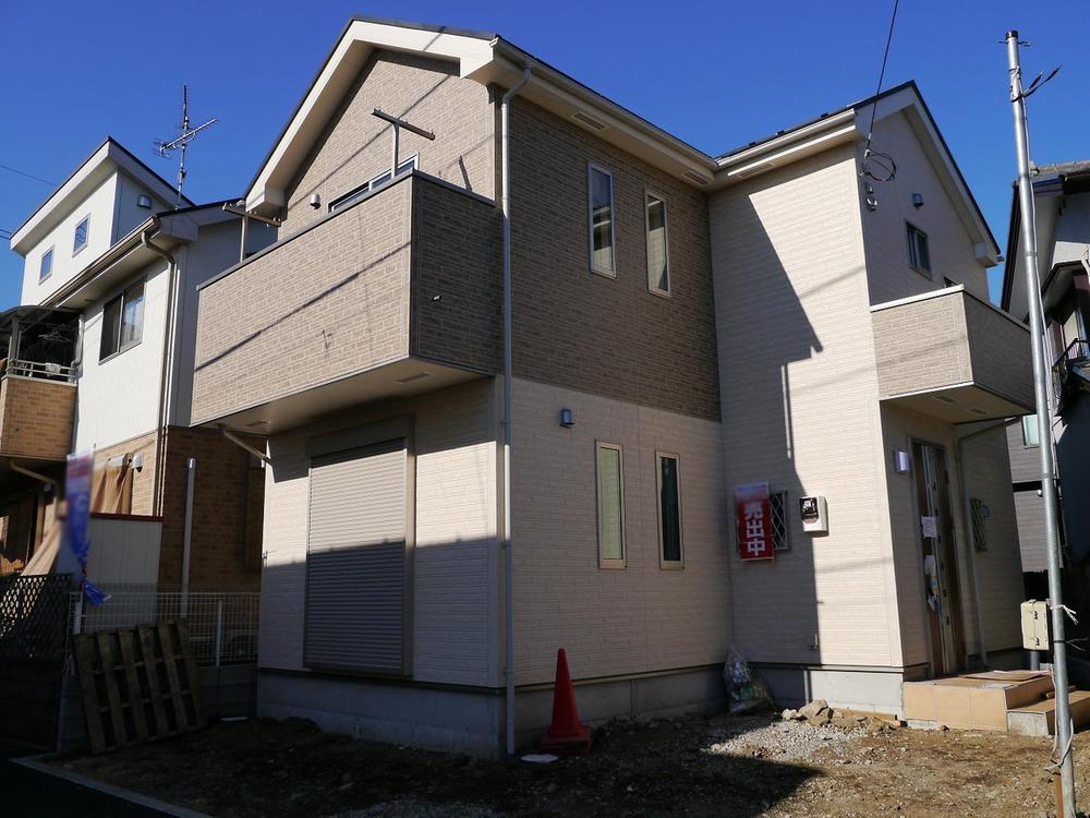 Local appearance photo. Super walk 6 minutes in a quiet residential area ・ Many are there living friendly environment for commercial facilities within walking distance. 