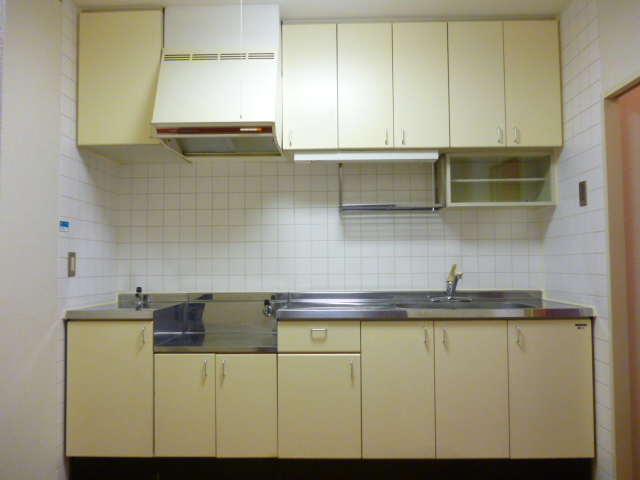 Kitchen. Kitchen with depth. 3.5 Jodai. Storage is also generous