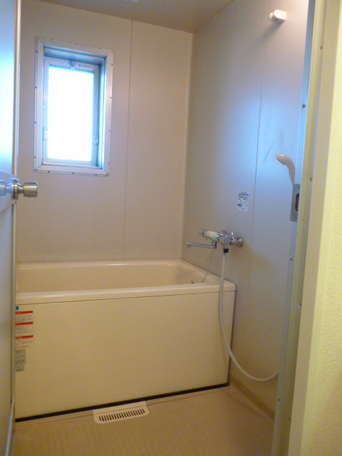 Bath. Bath with window. Automatic hot water Upholstery ・ Bathing with add-fired function. City gas