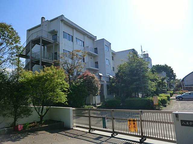 Primary school. 1200m to Hachioji City Takamine Elementary School