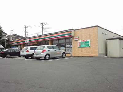 Convenience store. 341m to Seven-Eleven (convenience store)