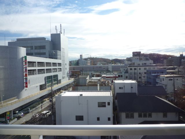 Balcony. View good Station of the city skyline views