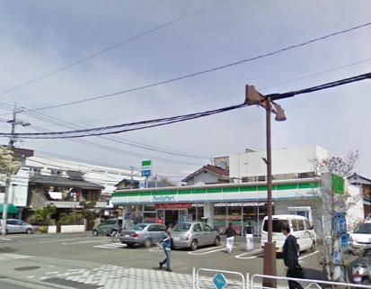 Convenience store. 80m to Family Mart (convenience store)