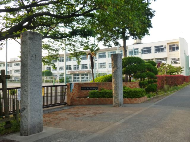 Primary school. Municipal Motohachioji up to elementary school (elementary school) 590m