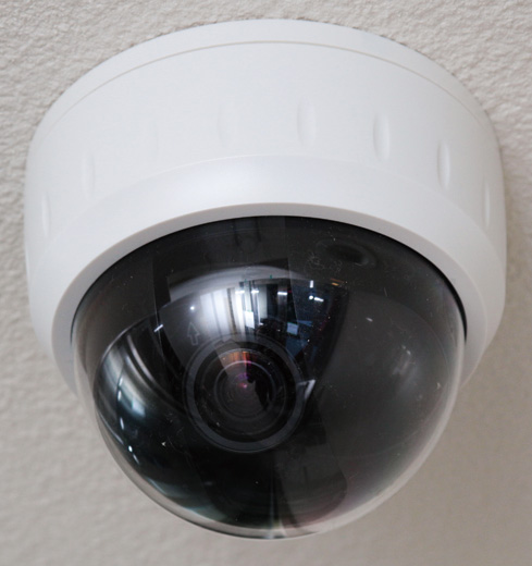 Security.  [surveillance camera] Psychologically prevent effect is expected of suspicious person intrusion by installing security cameras in strategic points in the site. (Rental contract correspondence) (same specifications)