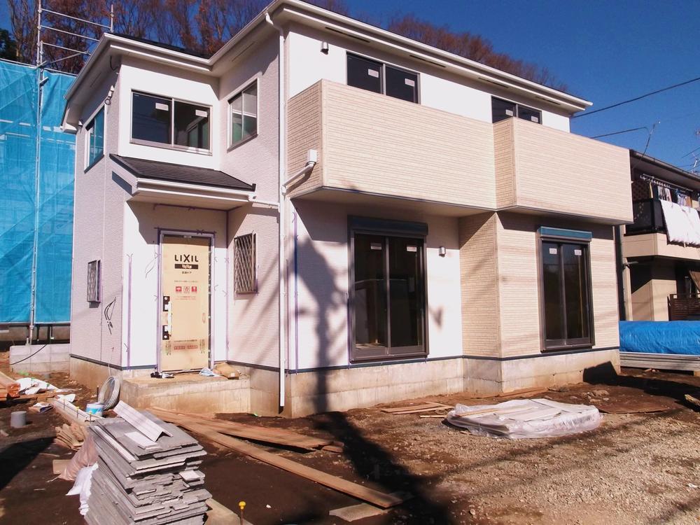 Local appearance photo. Scaffolding was out. (1 Building ・ December 2013 shooting) a number of Inquiry, Thank you very much indeed.