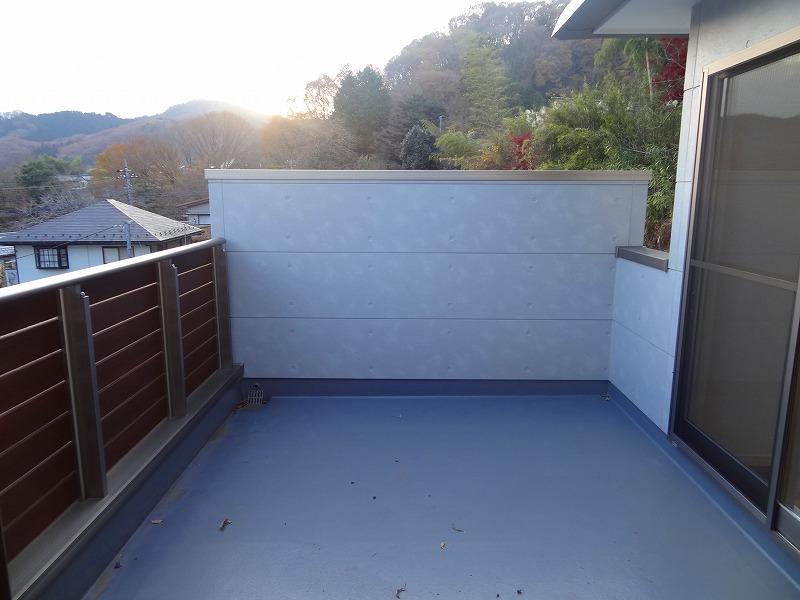 Balcony. ◎ 9.9 sq m ◎ south wide balcony 13 Building