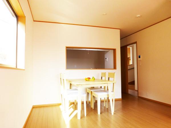 Living. Spacious 16 Pledge feel the warmth of the wood LDK (5 Building) (furniture installation image)