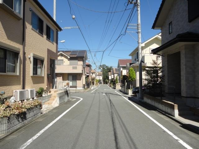 Local photos, including front road. Improvement has been quiet streets