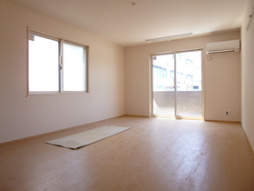 Living and room. Western-style Spacious room of 12 quires