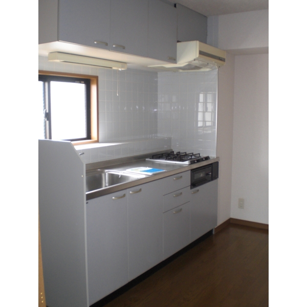 Kitchen.  ※ There are no windows in the 503, Room of the kitchen. 