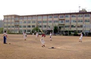 Junior high school. 838m to Hachioji Municipal Yokokawa Junior High School
