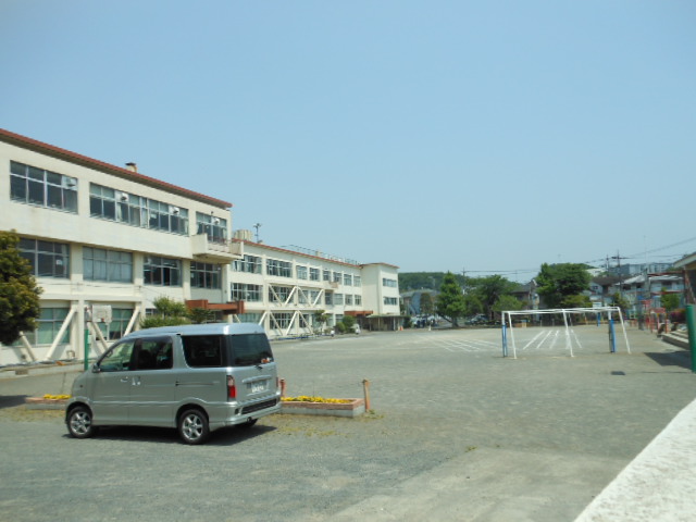 Primary school. 869m to Hachioji City Yui second elementary school (elementary school)