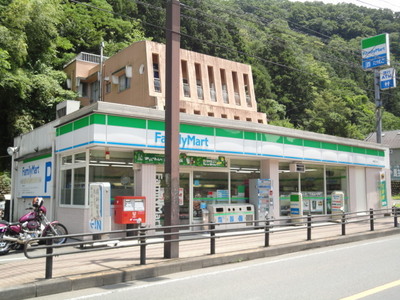 Convenience store. 809m to Family Mart (convenience store)