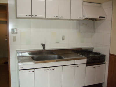 Kitchen. Two-burner stove installation Allowed