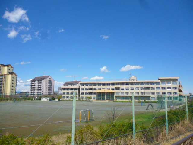 Primary school. 170m to Hachioji Municipal Bessho elementary school (elementary school)