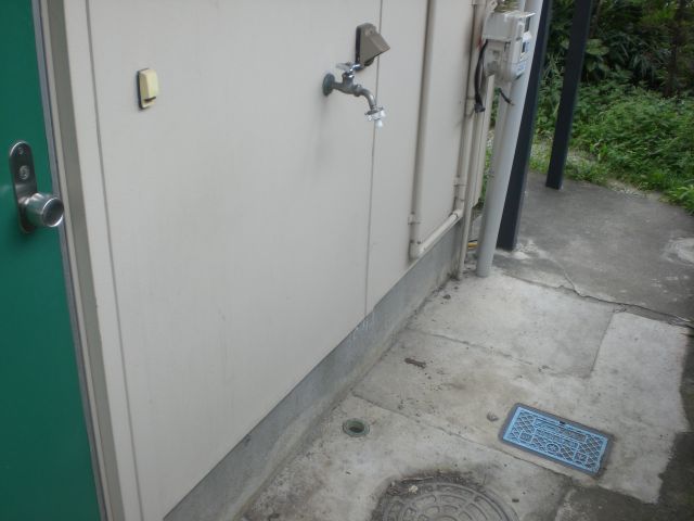 Other room space. Laundry Area is located in the shared hallway. 