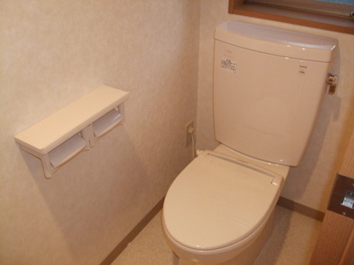 Toilet.  ☆ Spacious toilet ☆