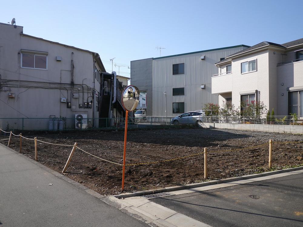 Local appearance photo. West Hachioji ・ It is also a good many living environment commercial facilities around at 2 Station walking distance of Mejirodai Station.