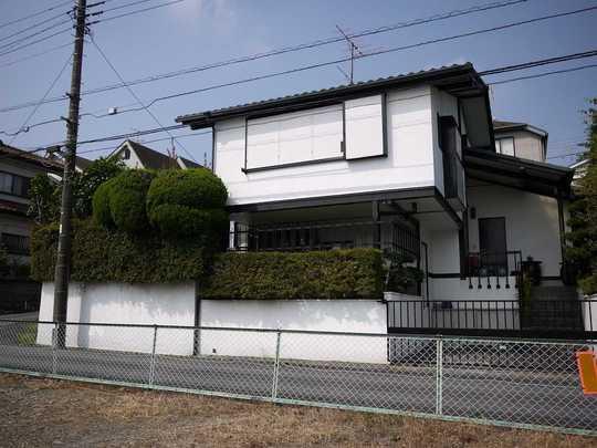 Local appearance photo. Old house style in the southeast corner lot ・ Japanese style It is a garden of a house. It is also a good quiet residential area per yang.