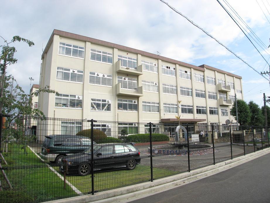 Junior high school. 200m until the seventh junior high school