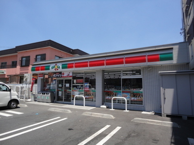 Convenience store. Thanks Hachioji Kitano Koen-dori store (convenience store) to 400m