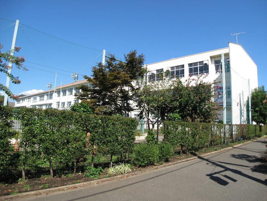 Primary school. Motohachioji about up to elementary school 1300m