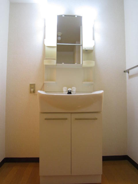 Washroom. Spacious easy-to-use washroom