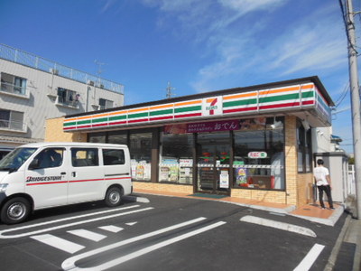 Convenience store. 310m to Seven-Eleven (convenience store)