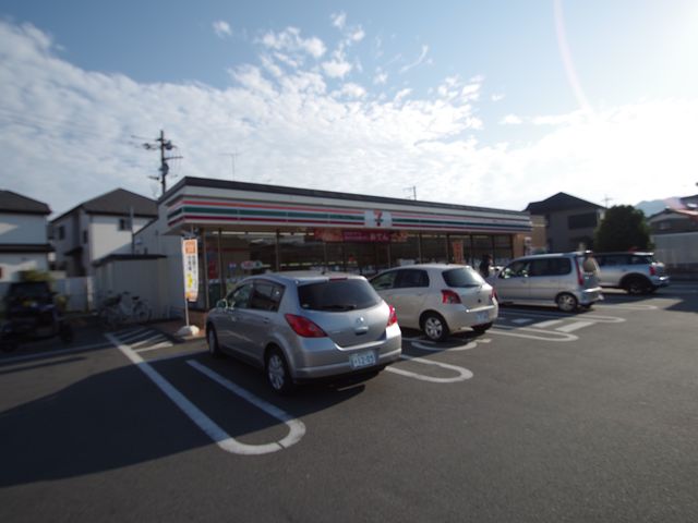 Convenience store. 431m to Seven-Eleven (convenience store)