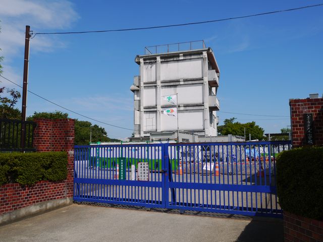 Primary school. 1610m to Hachioji Motoki elementary school (elementary school)