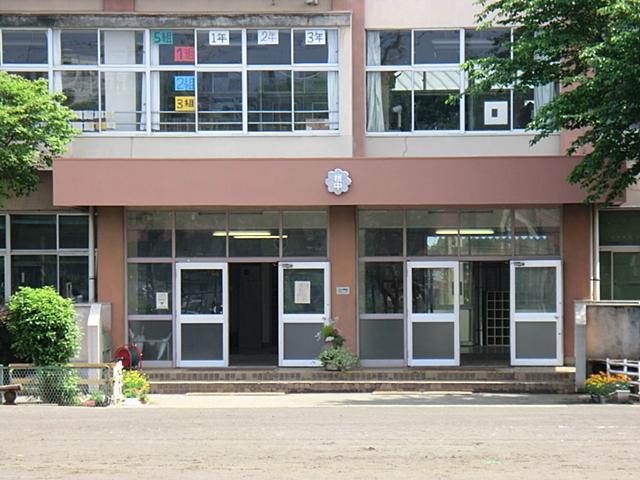 Junior high school. 495m to Hachioji Municipal Narahara junior high school