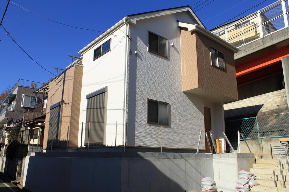 Local photos, including front road. ☆ 1 Building Local photo of (12.15) Sunny in the upland ☆