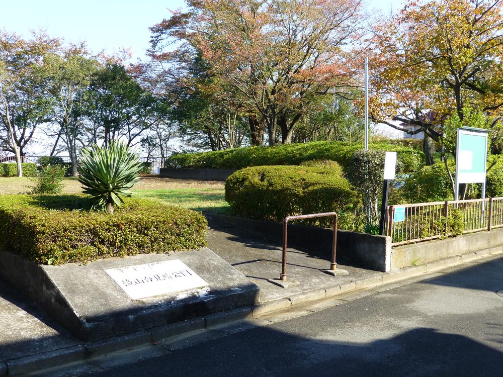 park. 750m to Utsugi table green space