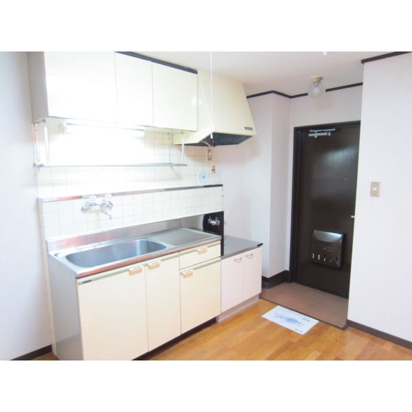 Kitchen. Storage-rich kitchen space! 