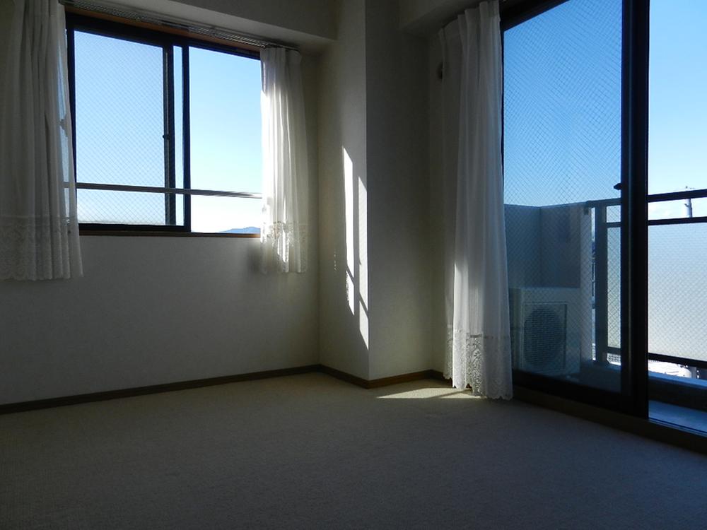 Floor plan. 2LDK, Price 19,800,000 yen, Occupied area 65.28 sq m , Balcony area 8.5 sq m angle dwelling unit