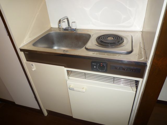 Kitchen. Electric stove