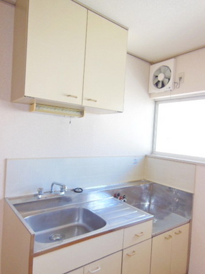 Kitchen.  ☆ Two-burner gas stove installation Allowed ☆