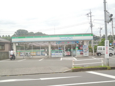 Convenience store. Family Mart (convenience store) up to 100m