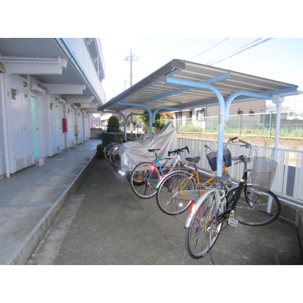 Other common areas. There is also a bicycle parking space! 