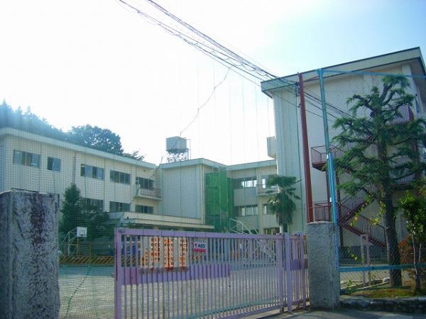 Primary school. 1600m until Kawaguchi elementary school