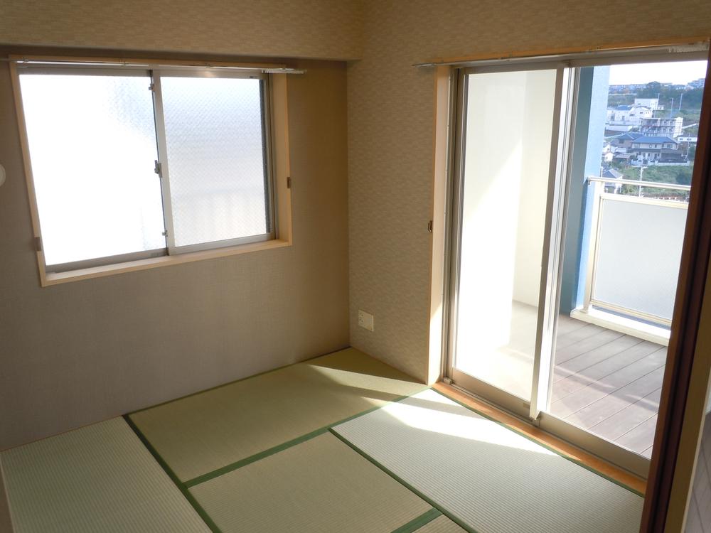Non-living room. Japanese-style room or lay the child, It is also useful as a drawing room ☆
